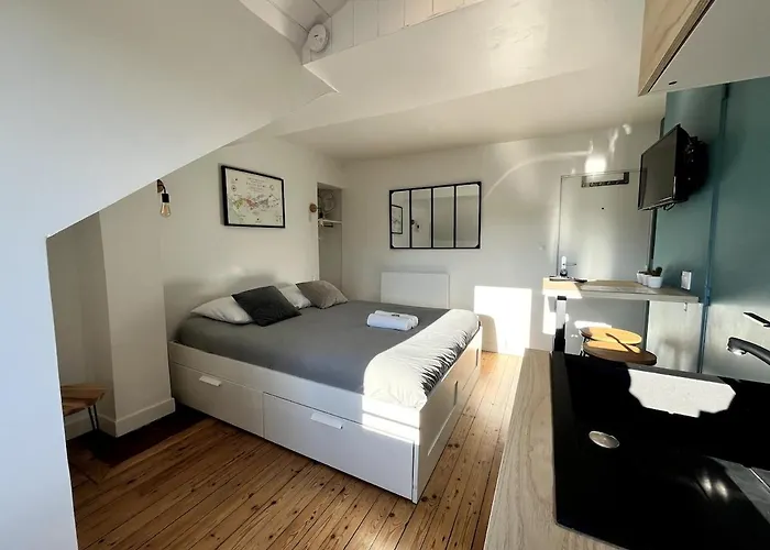 Beautiful For 2 People, Tv, Wifi Nantes